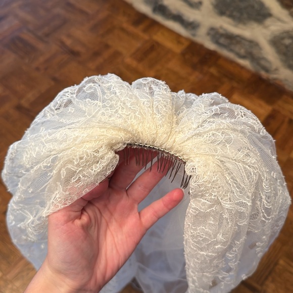 Bridal Veil Spanish lace custom made - Picture 6 of 7